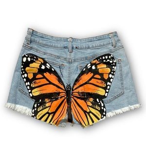 NWT Monarch butterfly painted light wash denim shorts S